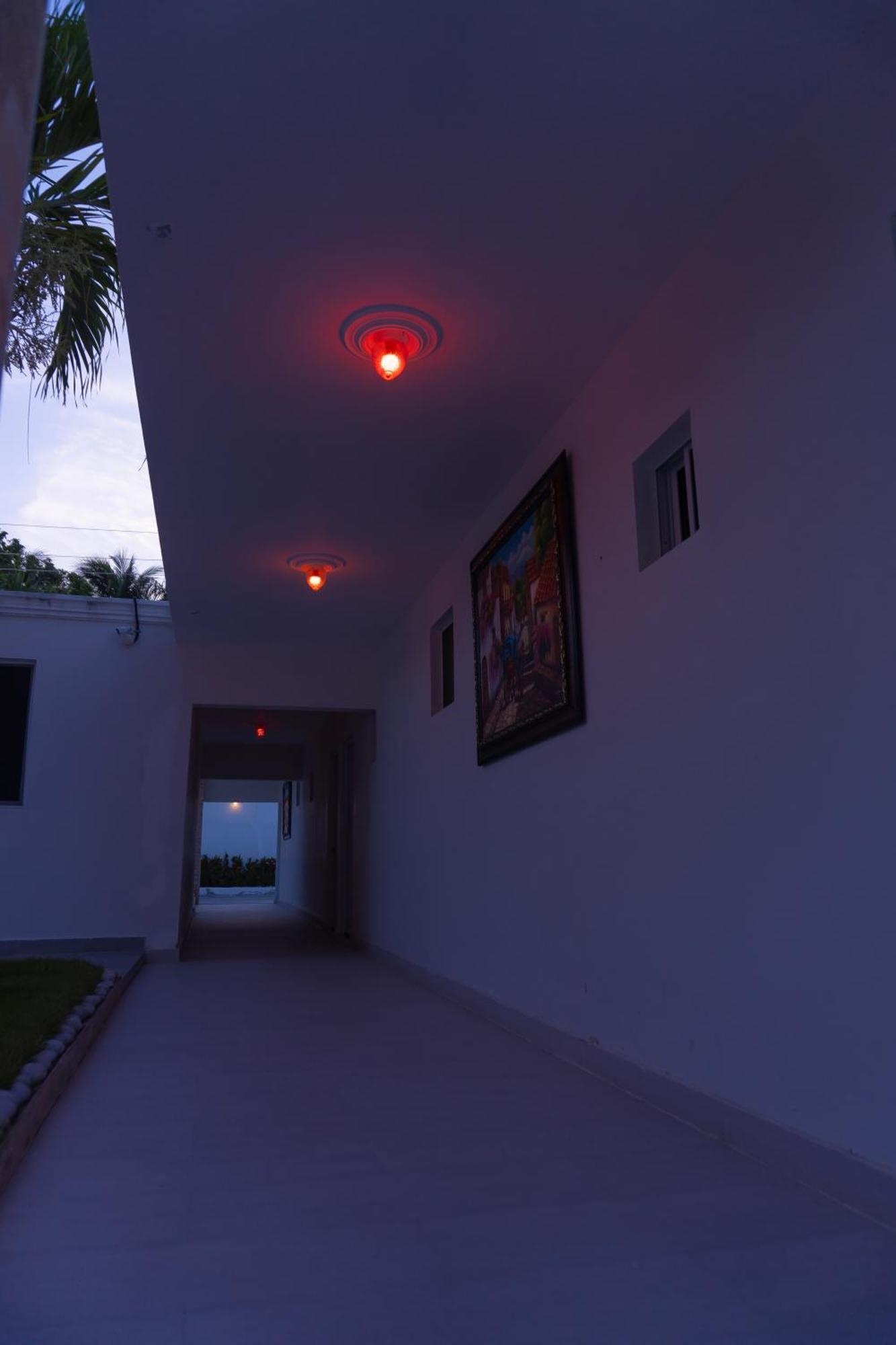 Hotel1325 บานี ภายนอก รูปภาพ