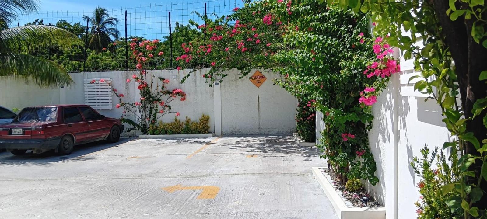 Hotel1325 บานี ภายนอก รูปภาพ